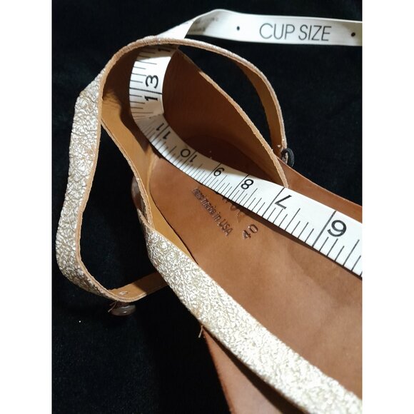 SOLD🟠🟠🟠🟠🟠🟠CYDWOQ Tomcat Sandal Metallic Gold White  SZ40 (9) Preowned - Picture 3 of 12